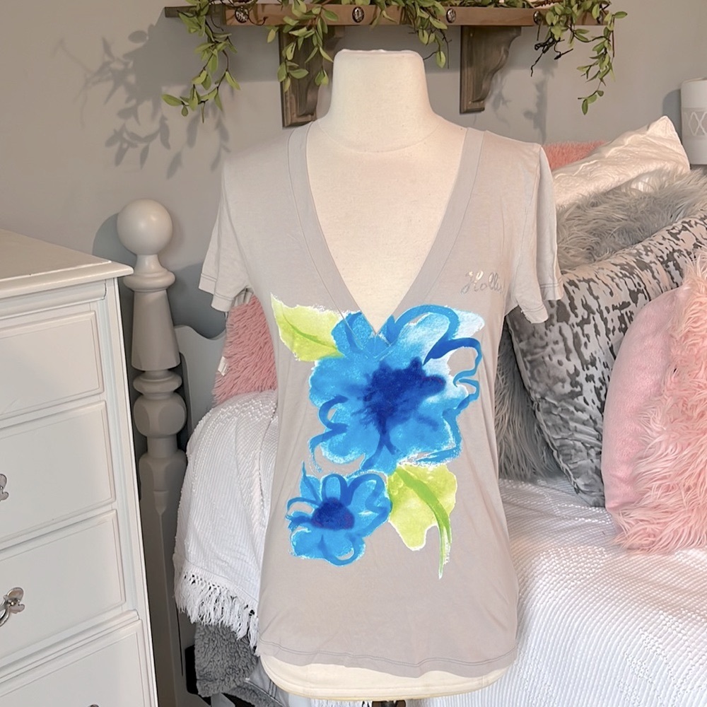 Hollister Tee Short Sleeve Shirt Plunge Neck Comfy Cotton Womens Medium
